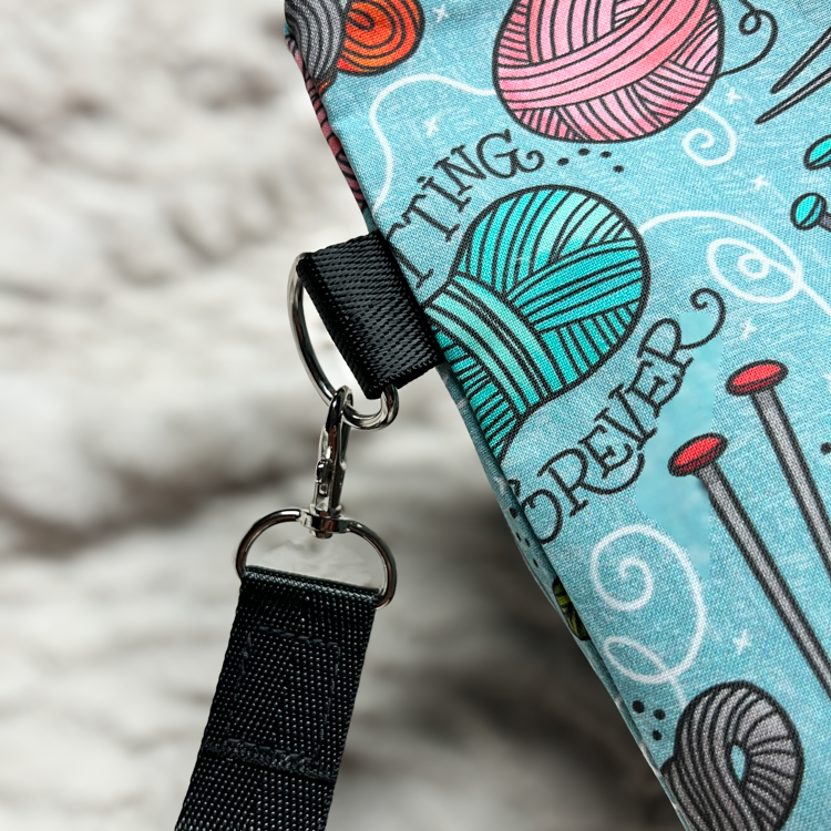 Zippered knitting project bag with strap