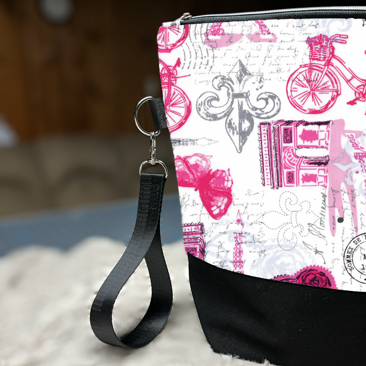 Zippered knitting project bag with strap