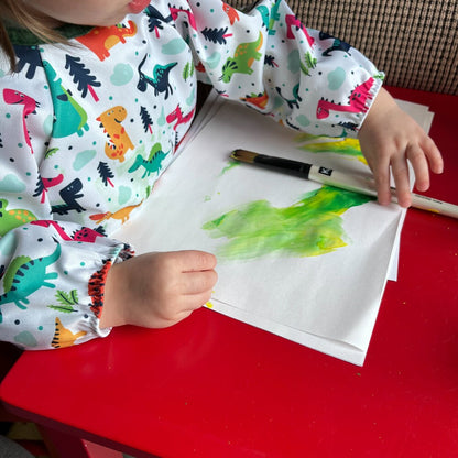 Child's long-sleeved waterproof bib or painting smock