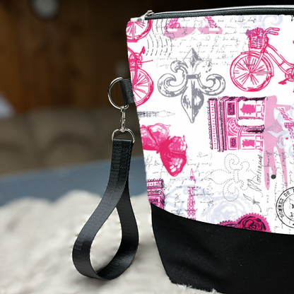 Zippered knitting project bag with detachable strap